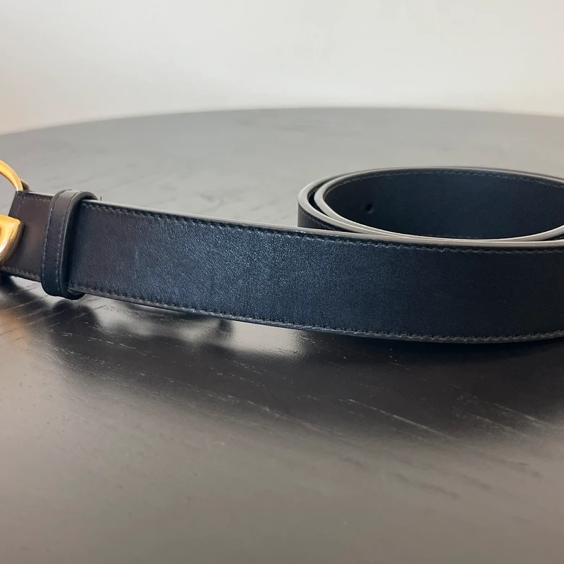 GUCCI ceinture GG en cuir noir 80 cm SAC DE LUXE LV. LUXE DE SECONDE MAIN AUTHENTIQUE. ENTRUPY CERTIFICATE