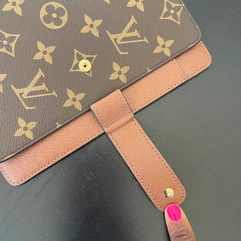 Louis Vuitton couverture pour agenda MM monogram SAC DE LUXE LV. LUXE DE SECONDE MAIN AUTHENTIQUE. ENTRUPY CERTIFICATE