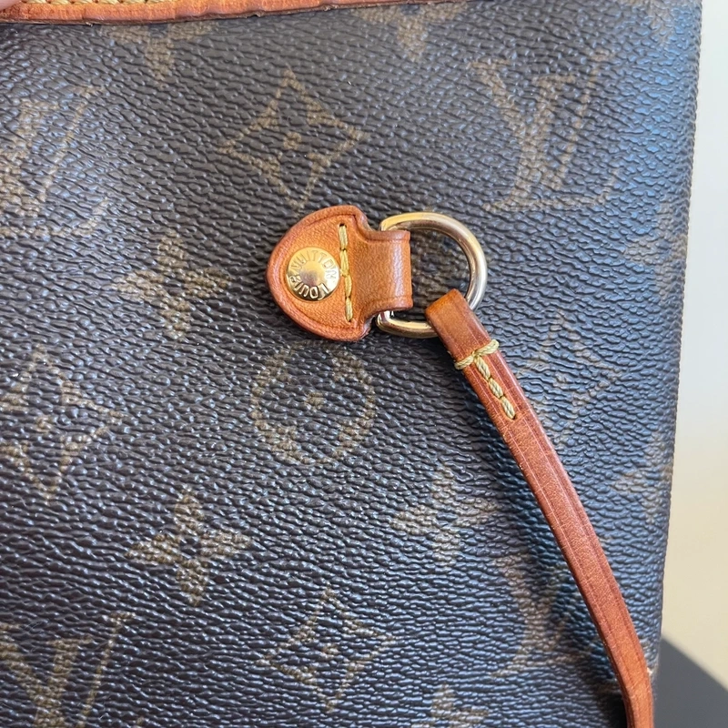 Louis Vuitton neverfull MM monogram SAC DE LUXE LV. LUXE DE SECONDE MAIN AUTHENTIQUE. ENTRUPY CERTIFICATE