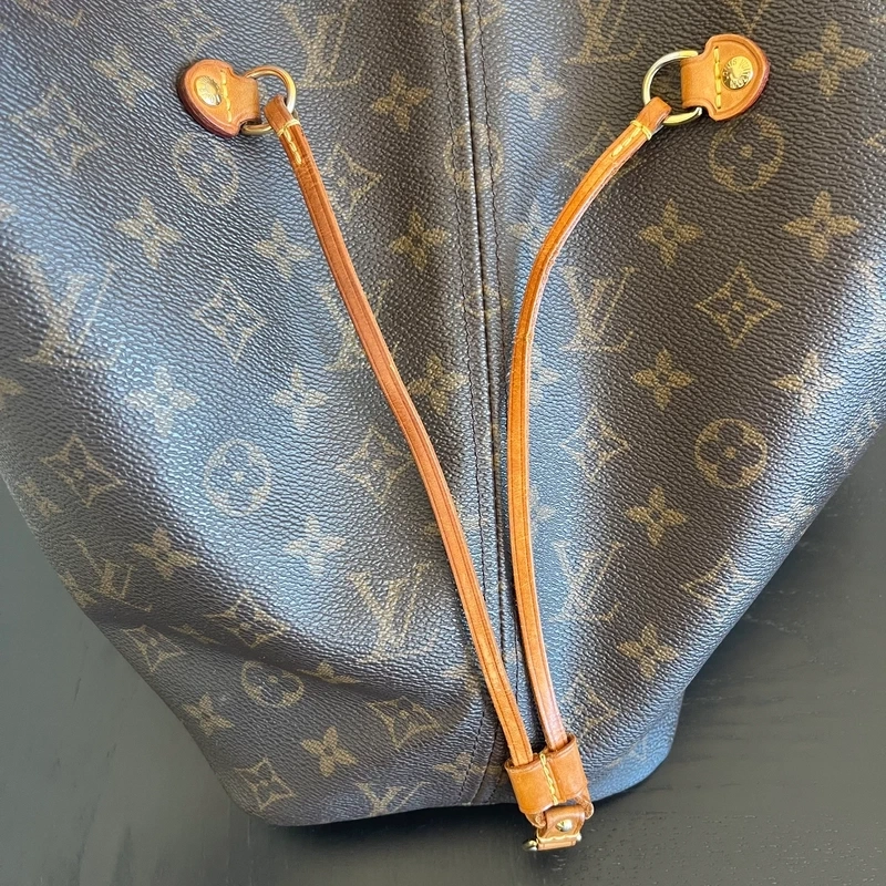 Louis Vuitton neverfull MM monogram SAC DE LUXE LV. LUXE DE SECONDE MAIN AUTHENTIQUE. ENTRUPY CERTIFICATE