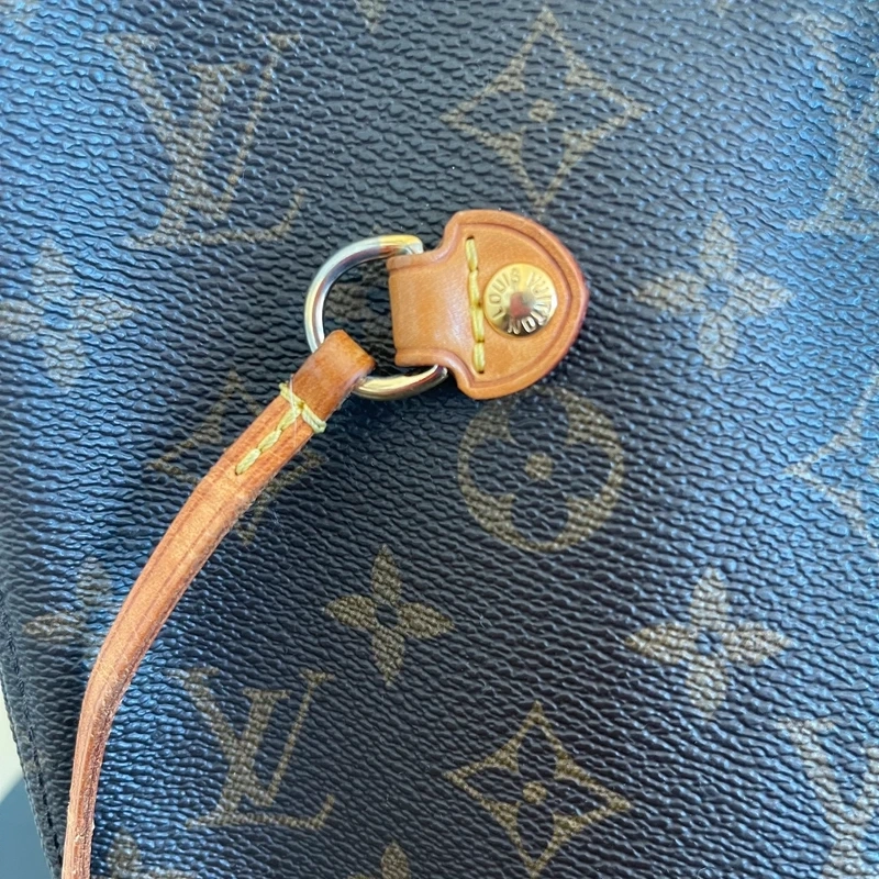 Louis Vuitton neverfull MM monogram SAC DE LUXE LV. LUXE DE SECONDE MAIN AUTHENTIQUE. ENTRUPY CERTIFICATE