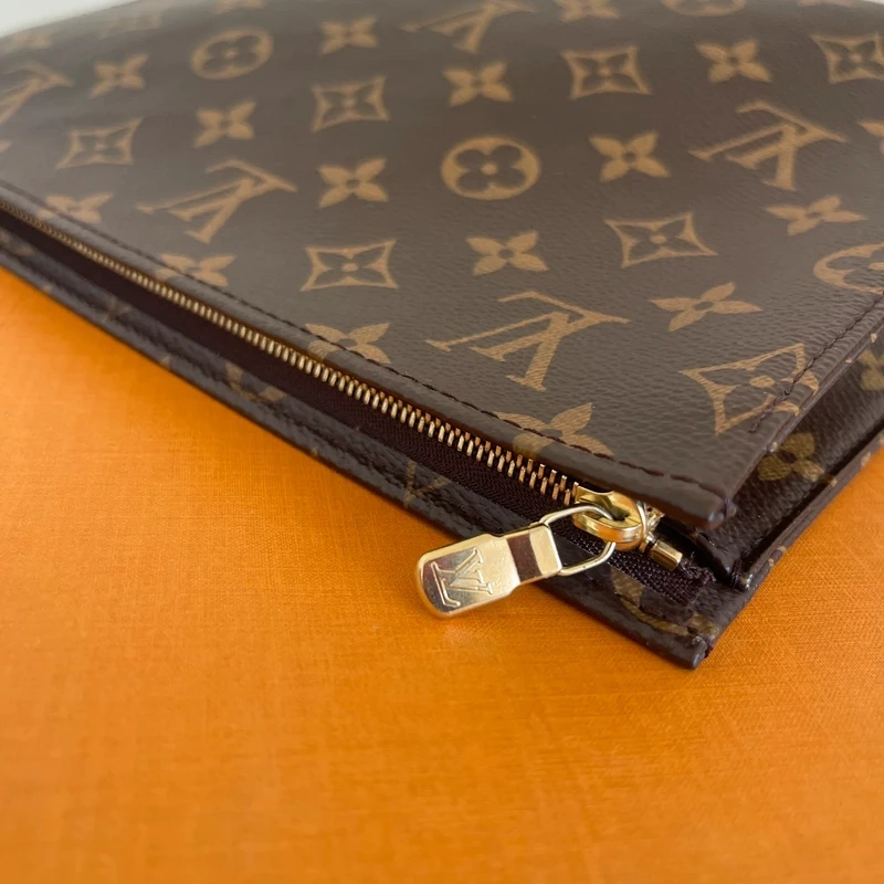 LOUIS VUITTON poche toilette 26 SAC DE LUXE LV ENTRUPY CERTIFICATE
