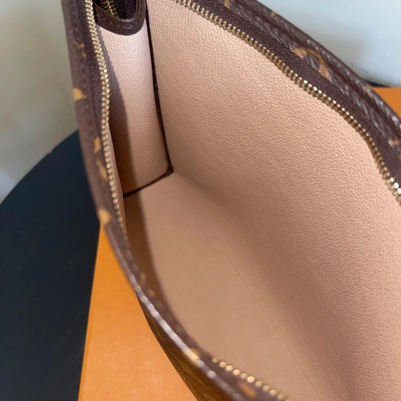 LOUIS VUITTON poche toilette 26 SAC DE LUXE LV ENTRUPY CERTIFICATE