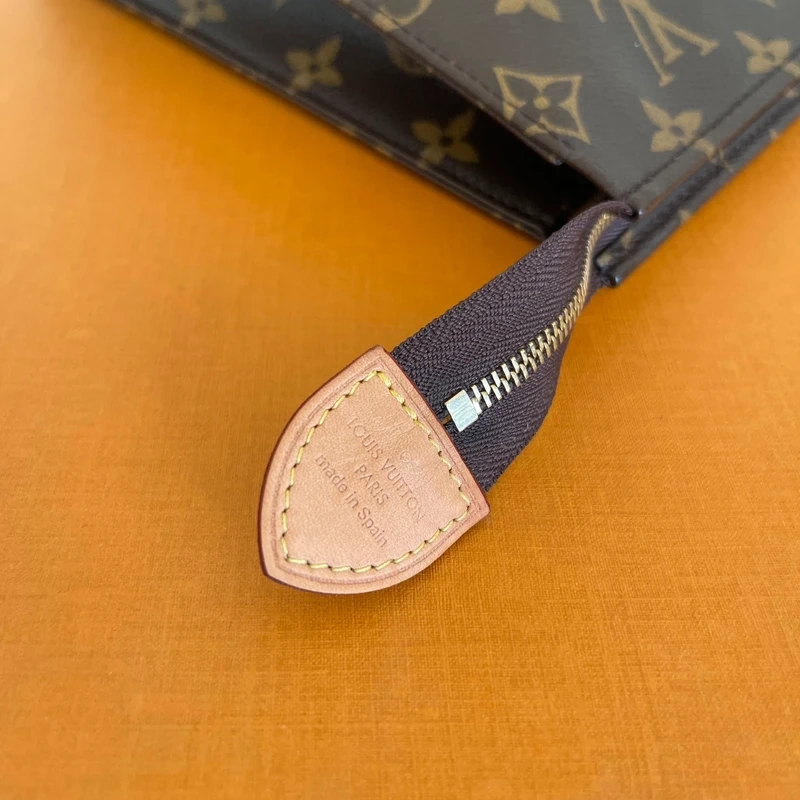 LOUIS VUITTON poche toilette 26 SAC DE LUXE LV ENTRUPY CERTIFICATE