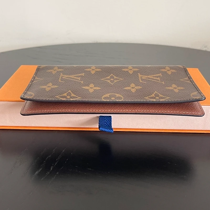 Louis Vuitton portefeuille monogram LUXE DE SECONDE MAIN AUTHENTIQUE. SAC DE LUXE LV ENTRUPY CERTIFICATE