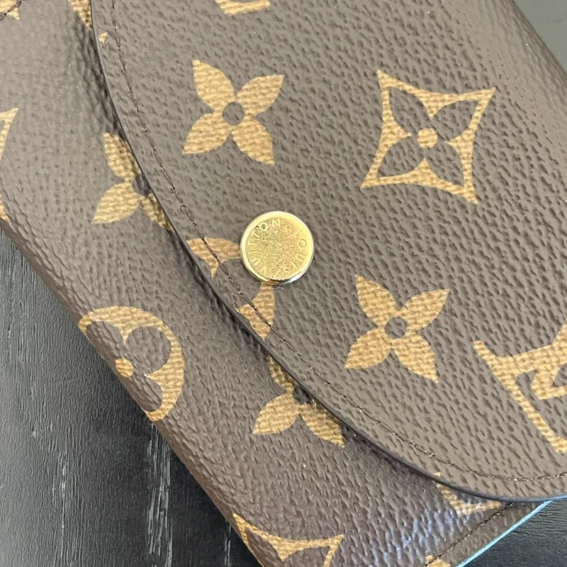 LOUIS VUITTON Portefeuille Rosalie Monogram Pivoine SAC DE LUXE LV. LUXE DE SECONDE MAIN AUTHENTIQUE. ENTRUPY CERTIFICATE