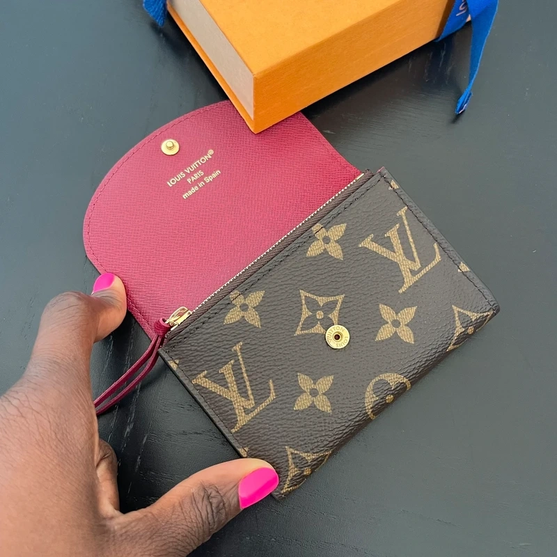 LOUIS VUITTON Portefeuille Rosalie Monogram Pivoine SAC DE LUXE LV. LUXE DE SECONDE MAIN AUTHENTIQUE. ENTRUPY CERTIFICATE