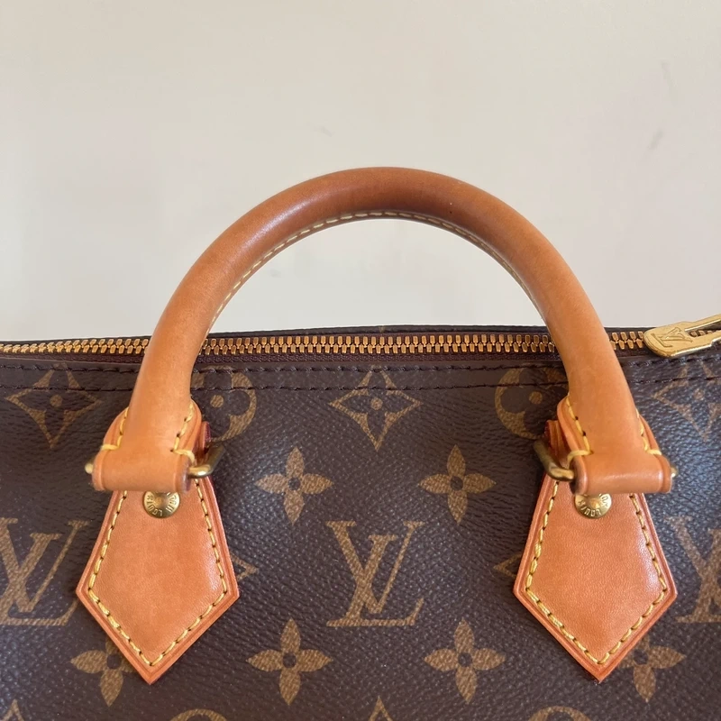 LOUIS VUITTON speedy 25 bandoulière monogram SAC DE LUXE LV. LUXE DE SECONDE MAIN AUTHENTIQUE. ENTRUPY CERTIFICATE