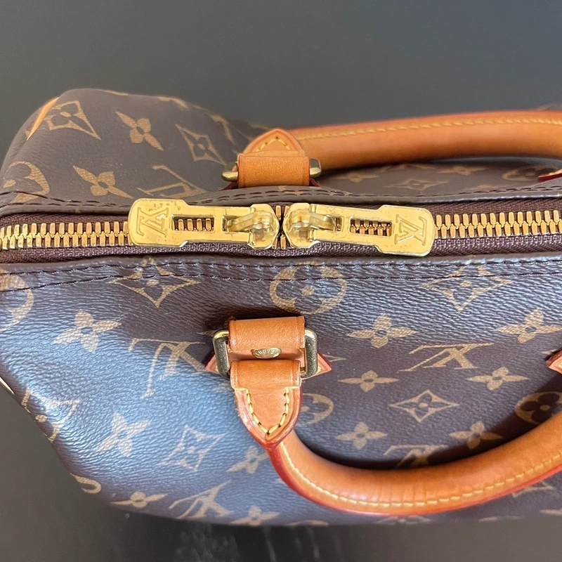 LOUIS VUITTON speedy 25 bandoulière monogram SAC DE LUXE LV. LUXE DE SECONDE MAIN AUTHENTIQUE. ENTRUPY CERTIFICATE