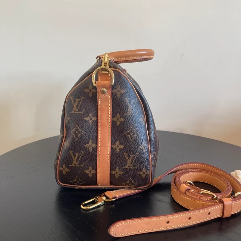 LOUIS VUITTON speedy 25 bandoulière monogram SAC DE LUXE LV. LUXE DE SECONDE MAIN AUTHENTIQUE. ENTRUPY CERTIFICATE