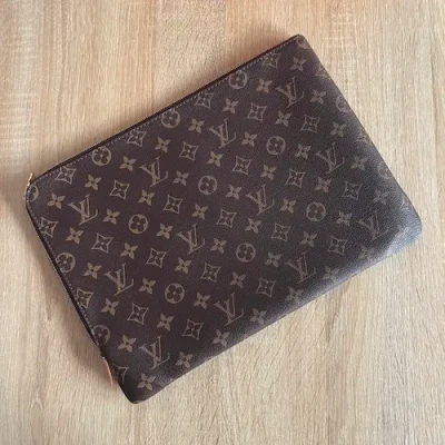 LOUIS-VUITTON-etuis-voyage-gm-authentique monogram-1