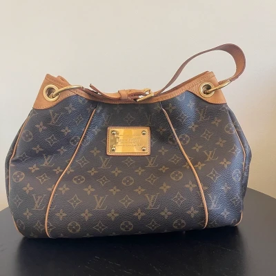 Louis Vuitton Galliera PM monogram SAC DE LUXE LV. LUXE DE SECONDE MAIN AUTHENTIQUE. ENTRUPY CERTIFICATE