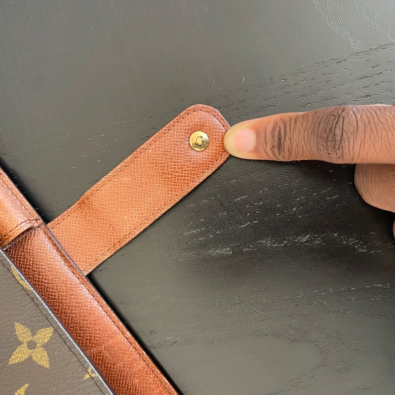 Louis Vuitton couverture pour agenda MM monogram LUXE DE SECONDE MAIN AUTHENTIQUE. PETITE MAROQUINERIE DE LUXE. ENTRUPY CERTIFICATE