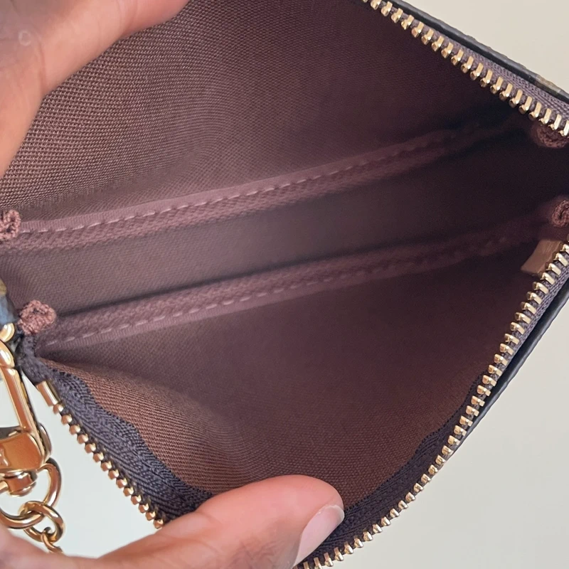 Louis-Vuitton-mini-pochette-accessoires SAC DE LUXE DE SECONDE MAIN AUTHENTIQUE. PETITE MAROQUINERIE DE LUXE. ENTRUPY CERTIFICATE