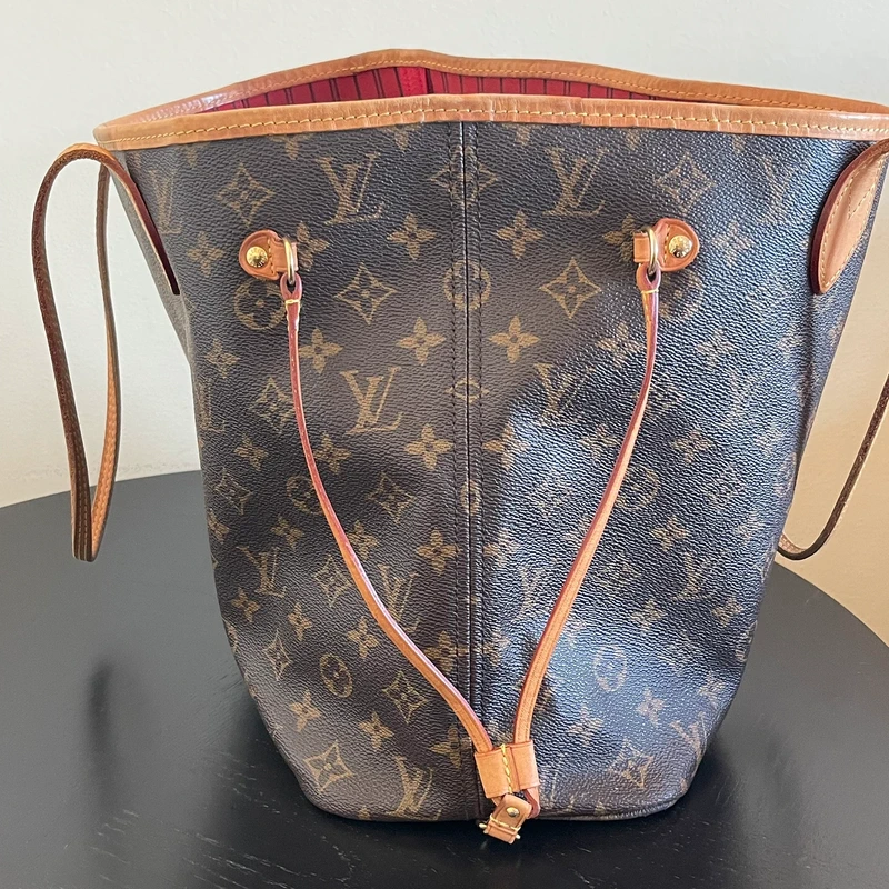 Louis Vuitton neverfull MM pivoine SAC DE LUXE DE SECONDE MAIN AUTHENTIQUE. PETITE MAROQUINERIE DE LUXE. ENTRUPY CERTIFICATE