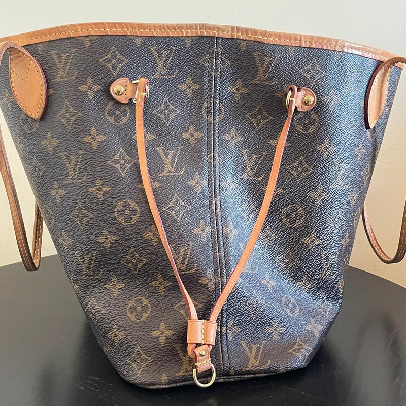 Louis Vuitton neverfull MM pivoine SAC DE LUXE DE SECONDE MAIN AUTHENTIQUE. PETITE MAROQUINERIE DE LUXE. ENTRUPY CERTIFICATE