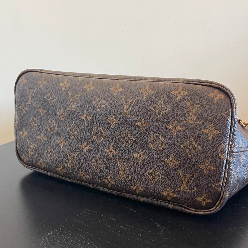 Louis Vuitton neverfull MM pivoine SAC DE LUXE DE SECONDE MAIN AUTHENTIQUE. PETITE MAROQUINERIE DE LUXE. ENTRUPY CERTIFICATE