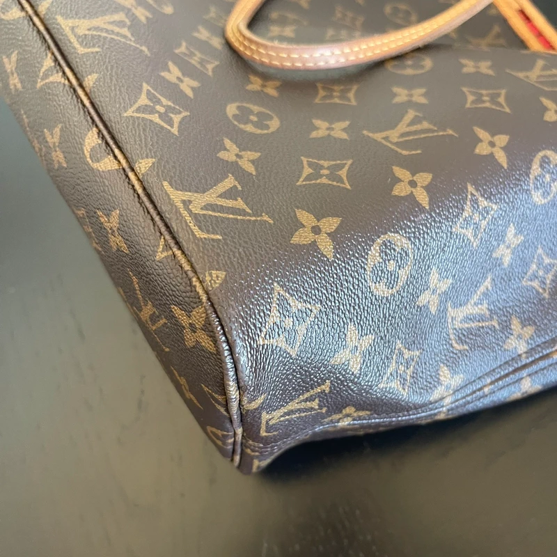 Louis Vuitton neverfull MM pivoine SAC DE LUXE DE SECONDE MAIN AUTHENTIQUE. PETITE MAROQUINERIE DE LUXE. ENTRUPY CERTIFICATE