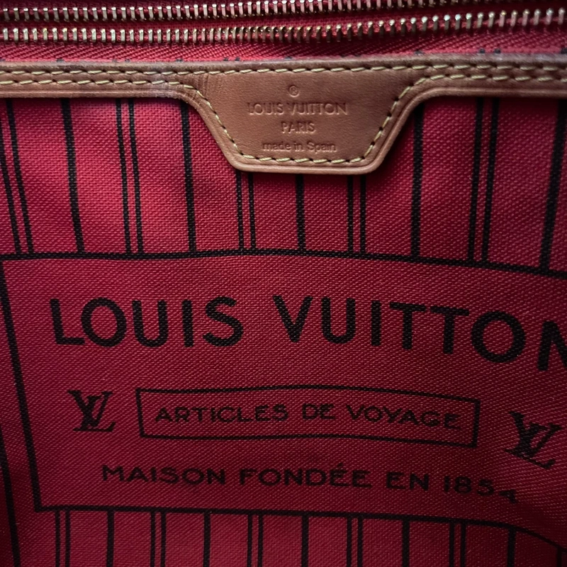 Louis Vuitton neverfull MM pivoine SAC DE LUXE DE SECONDE MAIN AUTHENTIQUE. PETITE MAROQUINERIE DE LUXE. ENTRUPY CERTIFICATE