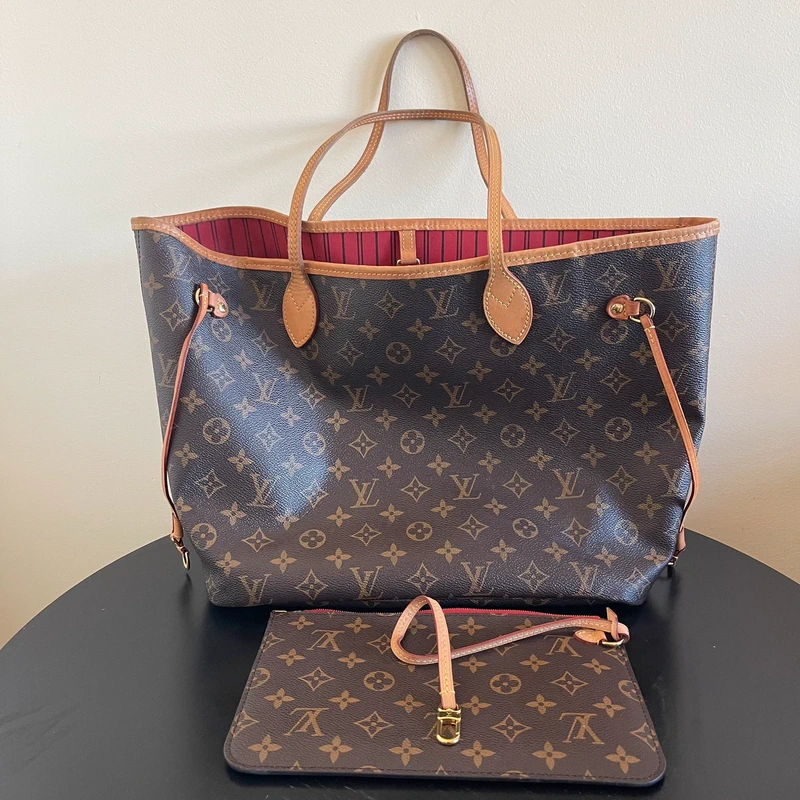 Louis Vuitton neverfull MM pivoine SAC DE LUXE DE SECONDE MAIN AUTHENTIQUE. PETITE MAROQUINERIE DE LUXE. ENTRUPY CERTIFICATE