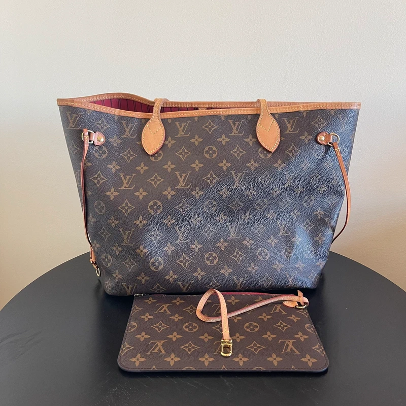 Louis Vuitton neverfull MM pivoine SAC DE LUXE DE SECONDE MAIN AUTHENTIQUE. PETITE MAROQUINERIE DE LUXE. ENTRUPY CERTIFICATE