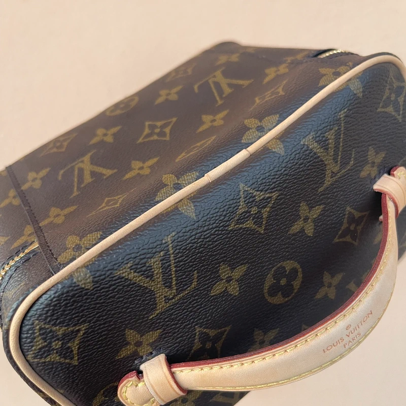 LOUIS VUITTON nice mini monogram SAC DE LUXE DE SECONDE MAIN AUTHENTIQUE. PETITE MAROQUINERIE DE LUXE. ENTRUPY CERTIFICATE
