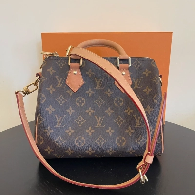 Louis Vuitton speedy 25 bandoulière monogram SAC DE LUXE DE SECONDE MAIN AUTHENTIQUE. PETITE MAROQUINERIE DE LUXE. ENTRUPY CERTIFICATE