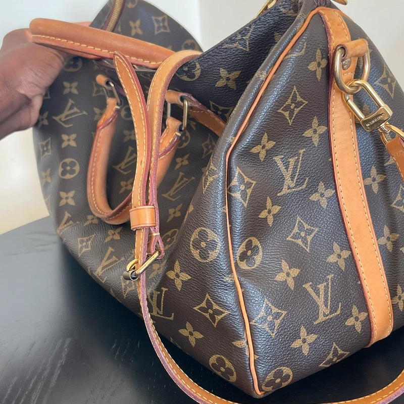 Louis Vuitton speedy 35 monogram bandoulière SAC DE LUXE DE SECONDE MAIN AUTHENTIQUE. PETITE MAROQUINERIE DE LUXE. ENTRUPY CERTIFICATE