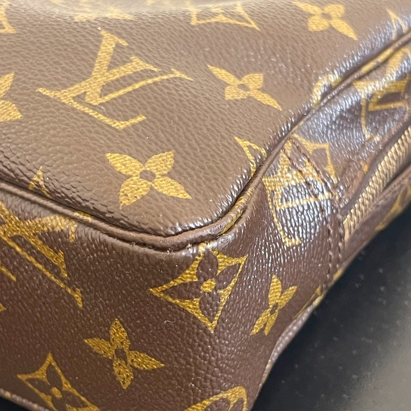 Louis Vuitton trousse 23 monogram vintage LUXE DE SECONDE MAIN AUTHENTIQUE. PETITE MAROQUINERIE DE LUXE. ENTRUPY CERTIFICATE