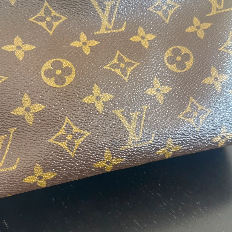 Louis Vuitton trousse 23 monogram vintage LUXE DE SECONDE MAIN AUTHENTIQUE. PETITE MAROQUINERIE DE LUXE. ENTRUPY CERTIFICATE