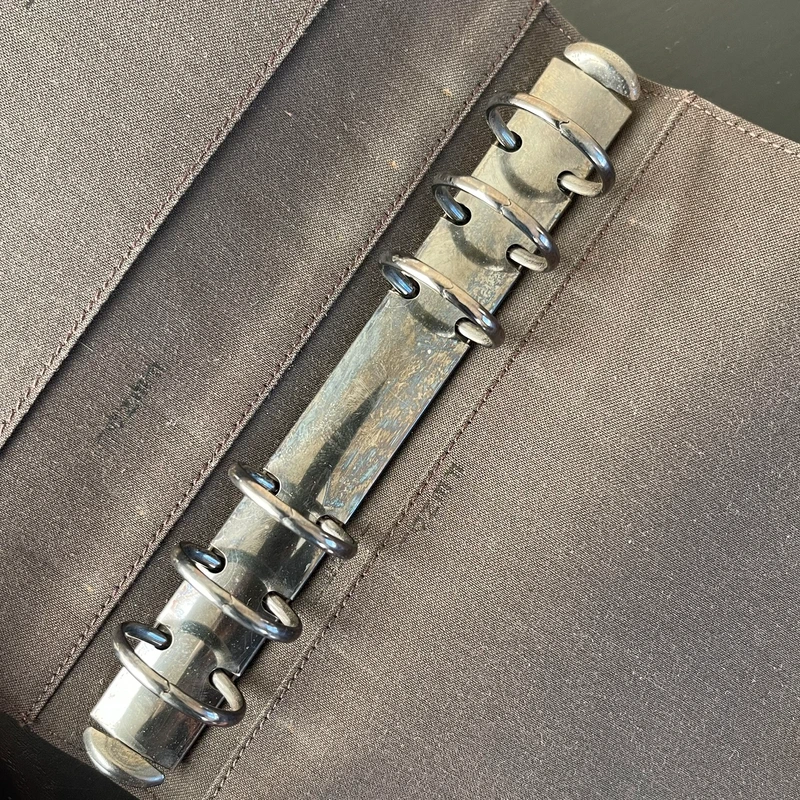 FENDI couverture pour agende MM en toile monogram. LUXE FENDI. LUXE DE SECONDE MAIN AUTHENTIQUE. ENTRUPY CERTIFICATE