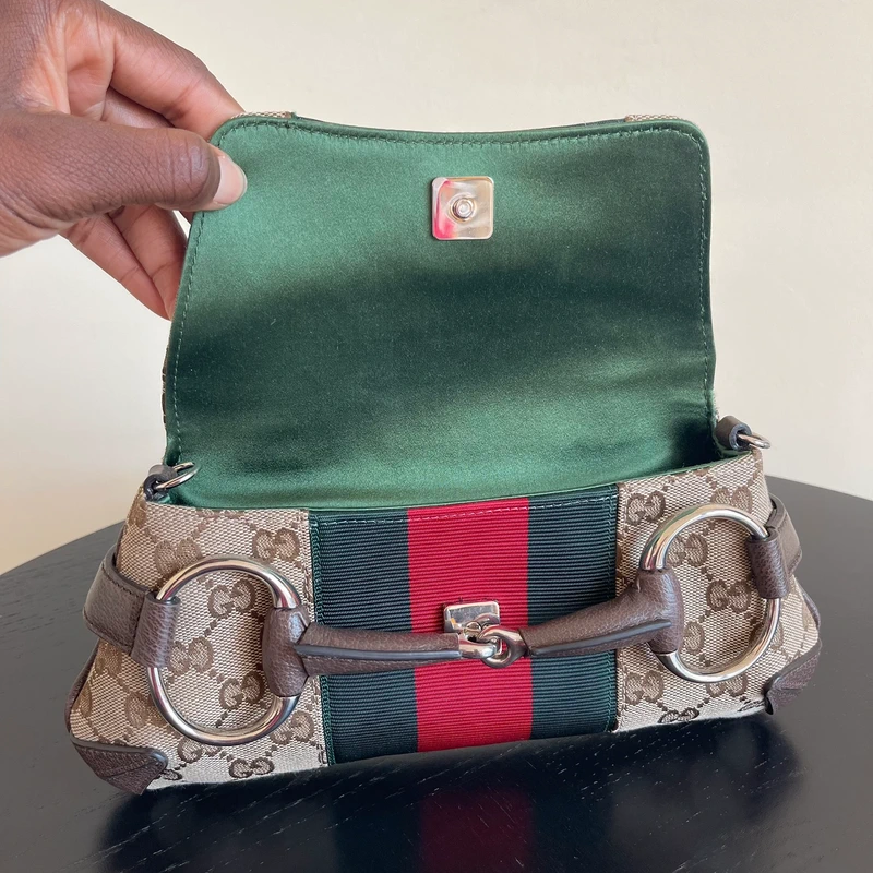 Gucci horsebit chain small réedition FW23 GG canvas web SAC DE LUXE DE SECONDE MAIN AUTHENTIQUE CERTIFICAT D'AUTHENTICITE ENTRUPY. SAC DE LUXE D'OCCASION PAS CHER.