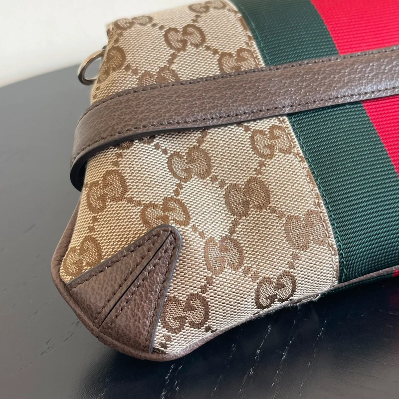 Gucci horsebit chain small réedition FW23 GG canvas web SAC DE LUXE DE SECONDE MAIN AUTHENTIQUE CERTIFICAT D'AUTHENTICITE ENTRUPY. SAC DE LUXE D'OCCASION PAS CHER.