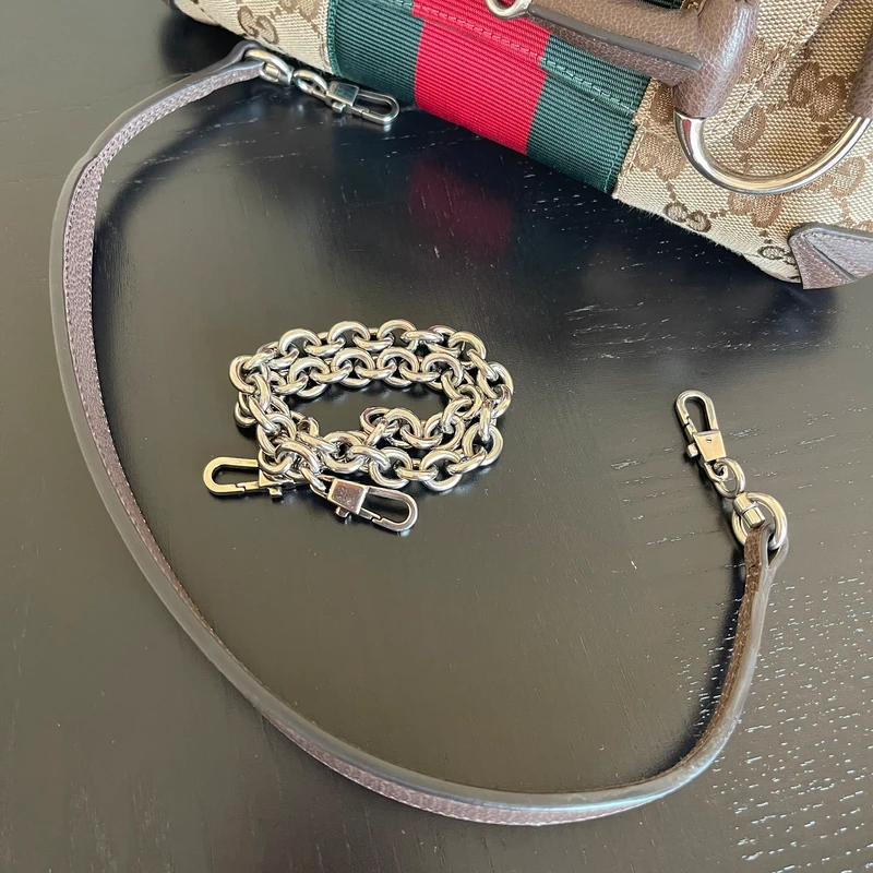 Gucci horsebit chain small réedition FW23 GG canvas web SAC DE LUXE DE SECONDE MAIN AUTHENTIQUE CERTIFICAT D'AUTHENTICITE ENTRUPY. SAC DE LUXE D'OCCASION PAS CHER.