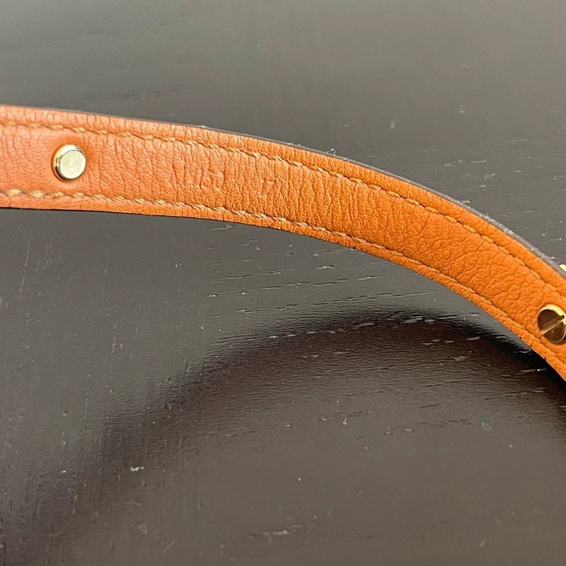 LOUIS VUITTON bracelet logomania 17cm LUXE DE SECONDE MAIN AUTHENTIQUE. PETITE MAROQUINERIE DE LUXE. ENTRUPY CERTIFICATE