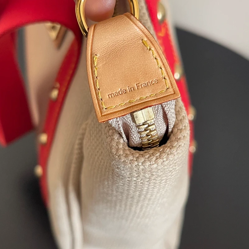 Louis Vuitton cabas antigua MM en toile beige SAC DE LUXE DE SECONDE MAIN AUTHENTIQUE. PETITE MAROQUINERIE DE LUXE. ENTRUPY CERTIFICATE