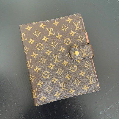 Louis Vuitton couverture pour agenda GM monogram LUXE DE SECONDE MAIN AUTHENTIQUE. PETITE MAROQUINERIE DE LUXE. ENTRUPY CERTIFICATE