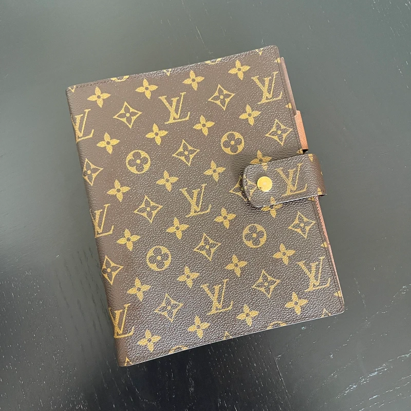 Louis Vuitton couverture pour agenda GM monogram LUXE DE SECONDE MAIN AUTHENTIQUE. PETITE MAROQUINERIE DE LUXE. ENTRUPY CERTIFICATE