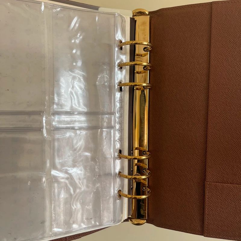 Louis Vuitton couverture pour agenda GM monogram LUXE DE SECONDE MAIN AUTHENTIQUE. PETITE MAROQUINERIE DE LUXE. ENTRUPY CERTIFICATE