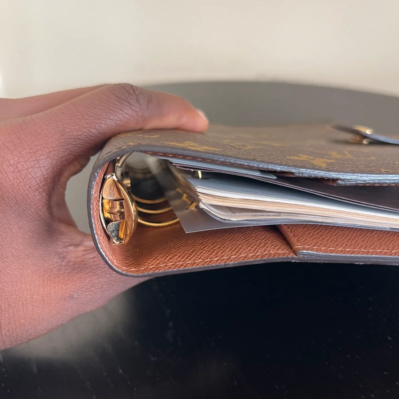 Louis Vuitton couverture pour agenda GM monogram LUXE DE SECONDE MAIN AUTHENTIQUE. PETITE MAROQUINERIE DE LUXE. ENTRUPY CERTIFICATE