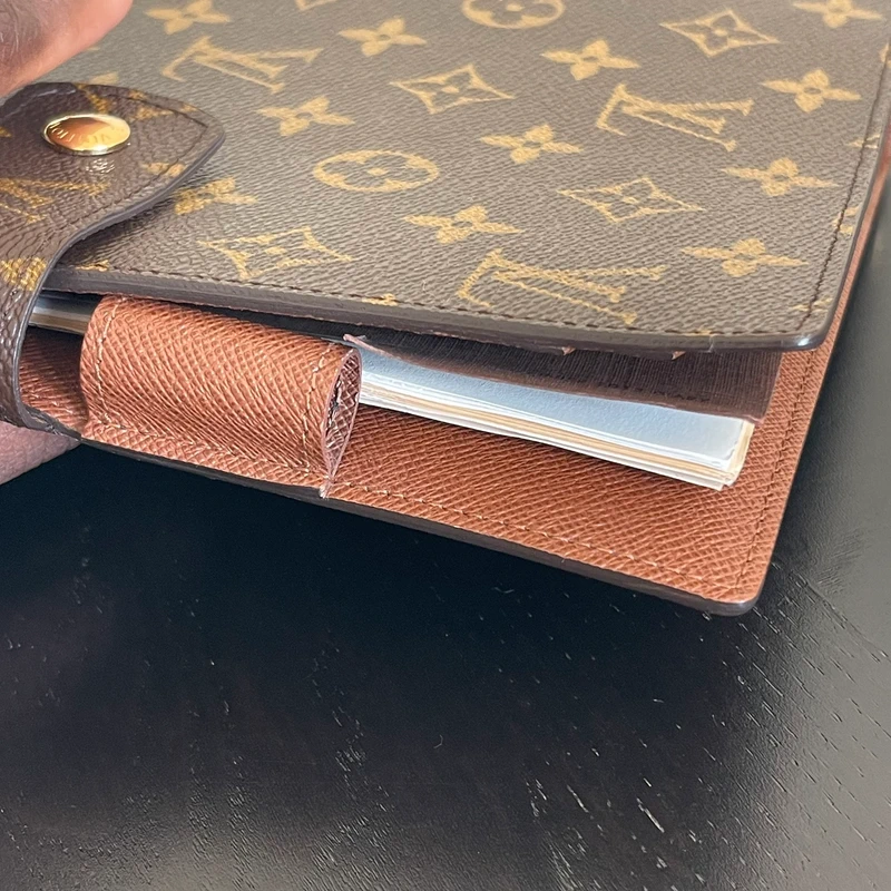 Louis Vuitton couverture pour agenda GM monogram LUXE DE SECONDE MAIN AUTHENTIQUE. PETITE MAROQUINERIE DE LUXE. ENTRUPY CERTIFICATE
