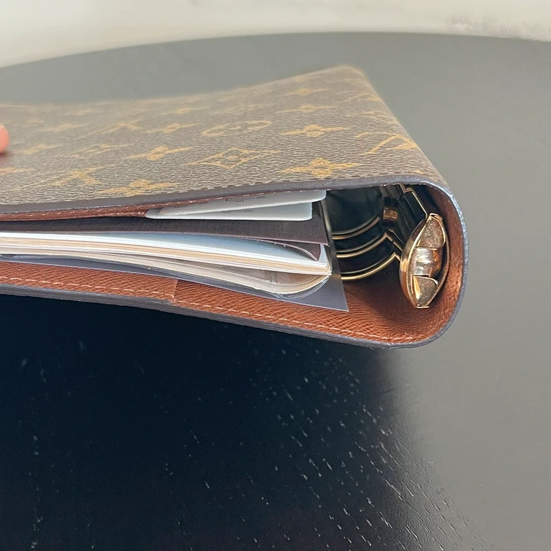 Louis Vuitton couverture pour agenda GM monogram LUXE DE SECONDE MAIN AUTHENTIQUE. PETITE MAROQUINERIE DE LUXE. ENTRUPY CERTIFICATE