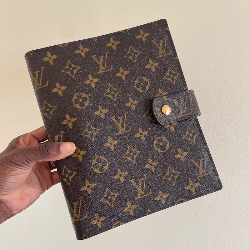 Louis Vuitton couverture pour agenda GM monogram LUXE DE SECONDE MAIN AUTHENTIQUE. PETITE MAROQUINERIE DE LUXE. ENTRUPY CERTIFICATE