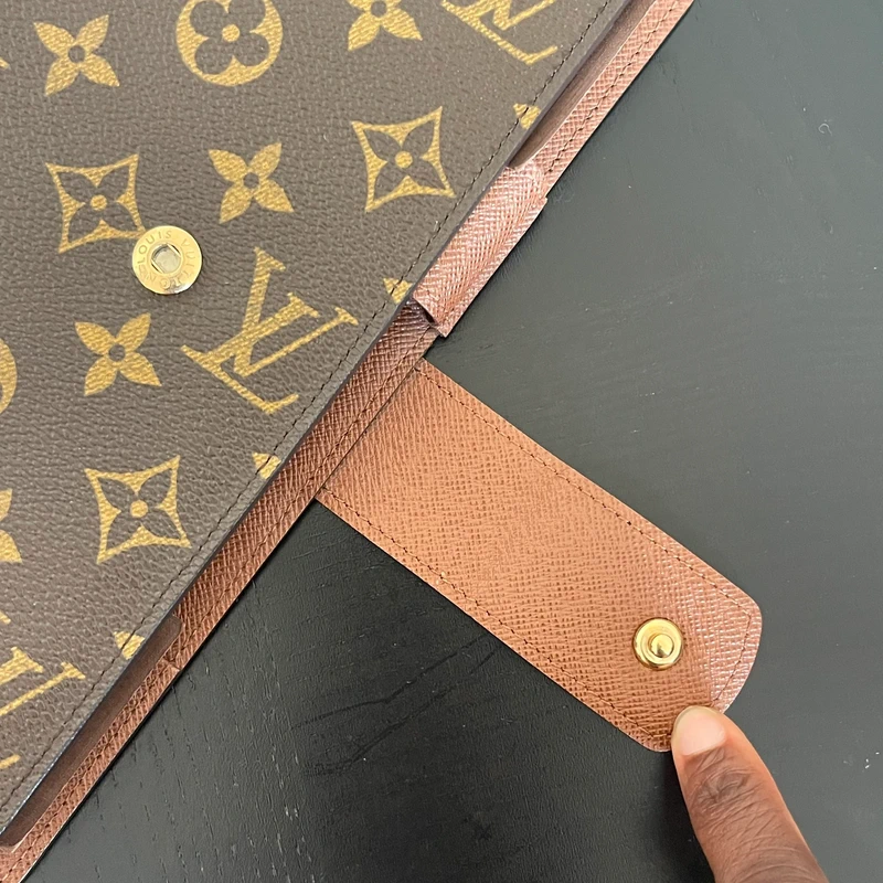 Louis Vuitton couverture pour agenda GM monogram LUXE DE SECONDE MAIN AUTHENTIQUE. PETITE MAROQUINERIE DE LUXE. ENTRUPY CERTIFICATE