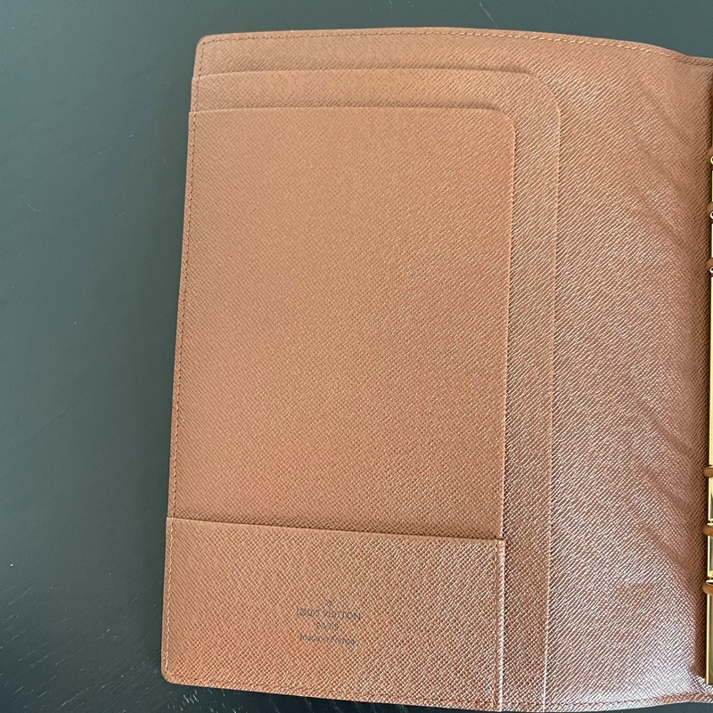 Louis Vuitton couverture pour agenda GM monogram LUXE DE SECONDE MAIN AUTHENTIQUE. PETITE MAROQUINERIE DE LUXE. ENTRUPY CERTIFICATE