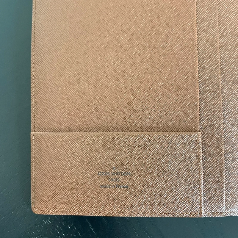 Louis Vuitton couverture pour agenda GM monogram LUXE DE SECONDE MAIN AUTHENTIQUE. PETITE MAROQUINERIE DE LUXE. ENTRUPY CERTIFICATE
