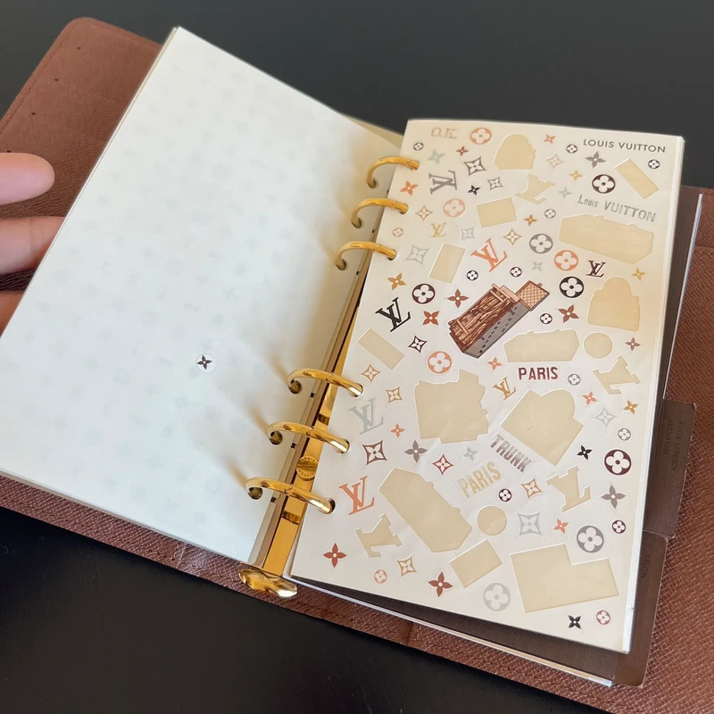 Louis Vuitton couverture pour agenda MM monogram LUXE DE SECONDE MAIN AUTHENTIQUE. PETITE MAROQUINERIE DE LUXE. ENTRUPY CERTIFICATE