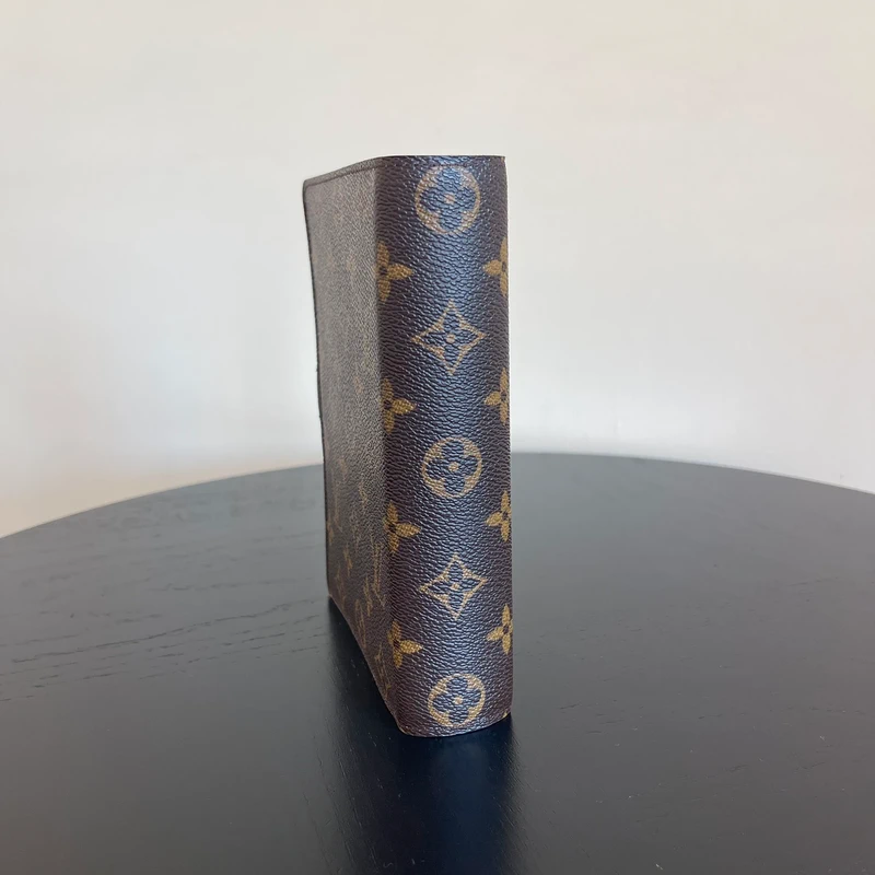 Louis Vuitton couverture pour agenda MM monogram LUXE DE SECONDE MAIN AUTHENTIQUE. PETITE MAROQUINERIE DE LUXE. ENTRUPY CERTIFICATE