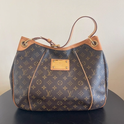 Louis Vuitton galliera monogram SAC DE LUXE DE SECONDE MAIN AUTHENTIQUE. PETITE MAROQUINERIE DE LUXE. ENTRUPY CERTIFICATE