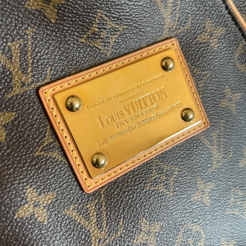 SAC DE LUXE DE SECONDE MAIN AUTHENTIQUE. PETITE MAROQUINERIE DE LUXE. ENTRUPY CERTIFICATE